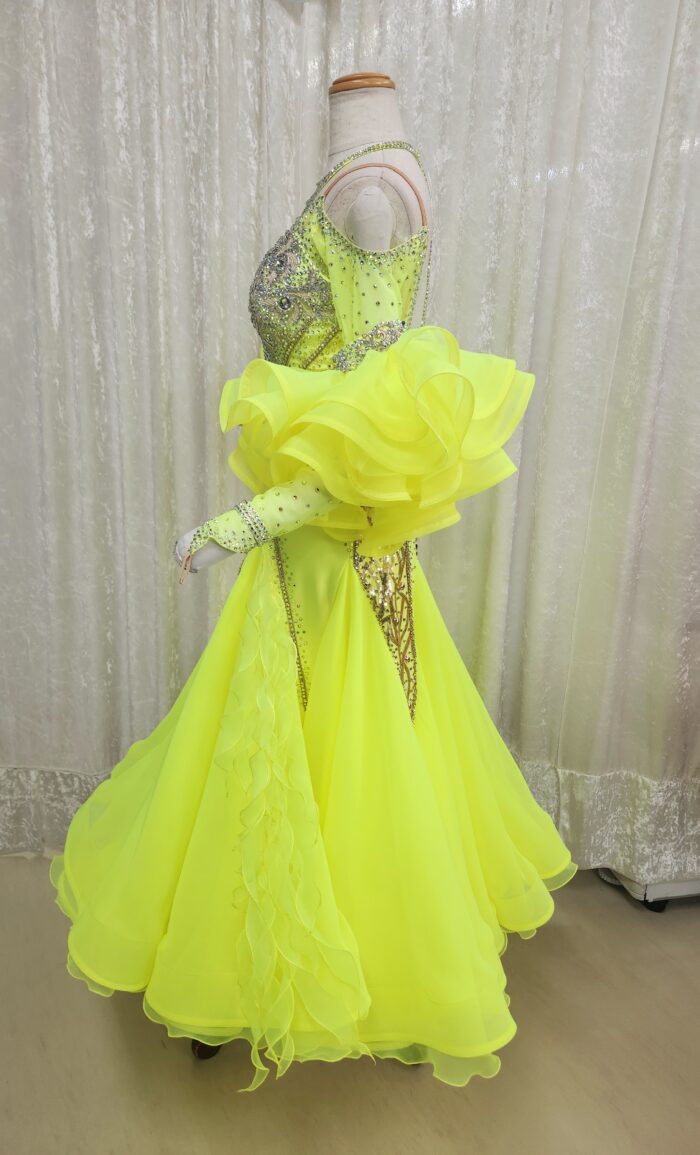 試着・レンタル・購入】社交ダンスドレス ライムカラー Mサイズ